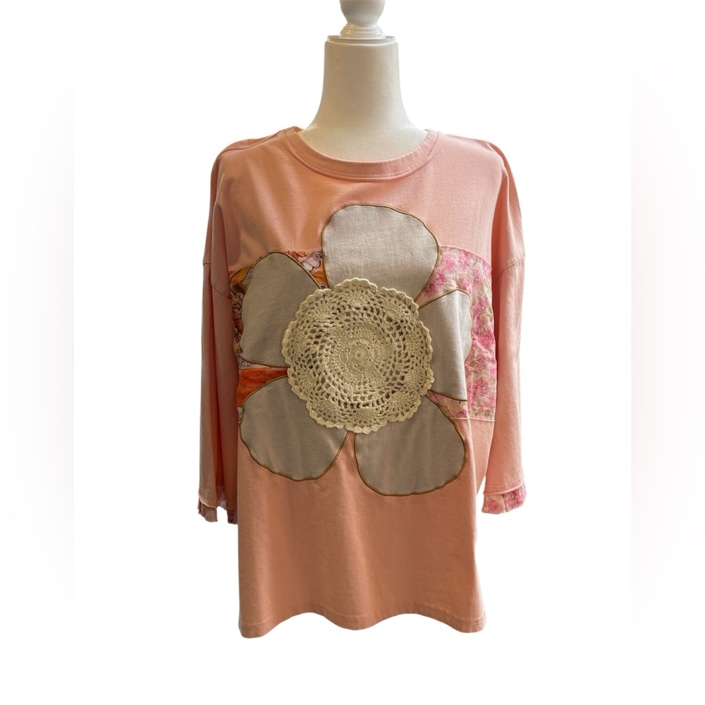 #004 Last 1! Easel Pink Floral Crochet Short Sleeve Tee